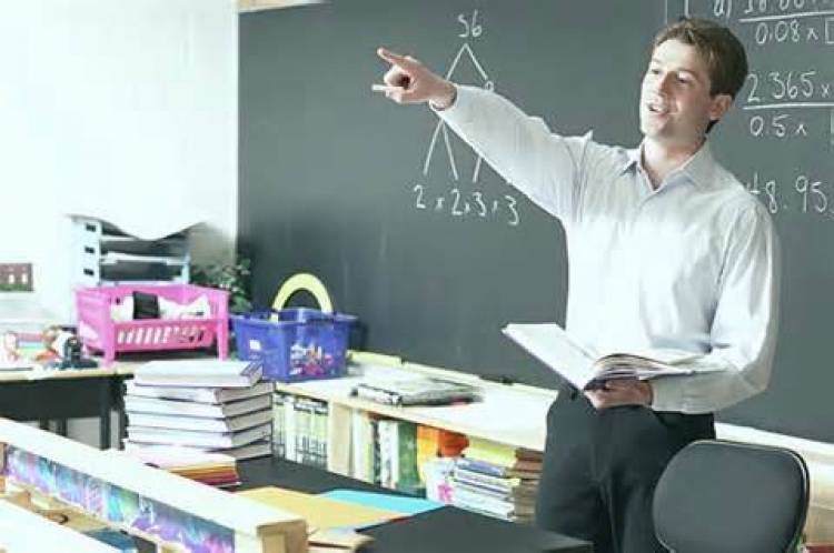 &Sigma;&epsilon; &epsilon;&pi;ί&tau;&alpha;&xi;&eta; &tau;&omega;&nu; &kappa;&alpha;&theta;&eta;&gamma;&eta;&tau;ώ&nu; &pi;&rho;&omicron;&chi;&omega;&rho;ά &eta; &kappa;&upsilon;&beta;έ&rho;&nu;&eta;&sigma;&eta;