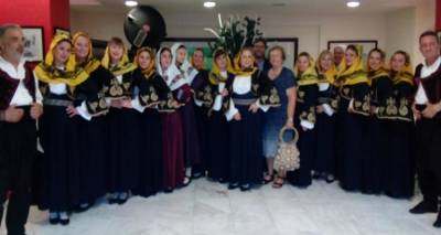 Με επιτυχία η παράσταση «Σηκωθείτε να χορέψουμε» του συλλόγου Ανδρωνίου (photos &amp; videos)