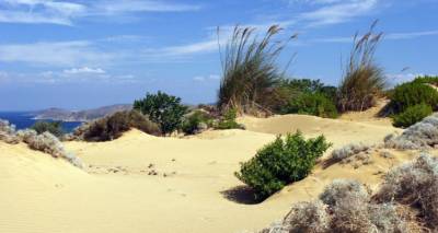 &Lambda;ή&mu;&nu;&omicron;&sigmaf;: To &nu;&eta;&sigma;ί &gamma;&iota;&alpha; ή&rho;&epsilon;&mu;&epsilon;&sigmaf; &delta;&iota;&alpha;&kappa;&omicron;&pi;έ&sigmaf; &kappa;&alpha;&iota; &alpha;&nu;&alpha;&kappa;ά&lambda;&upsilon;&psi;&eta; (photos)