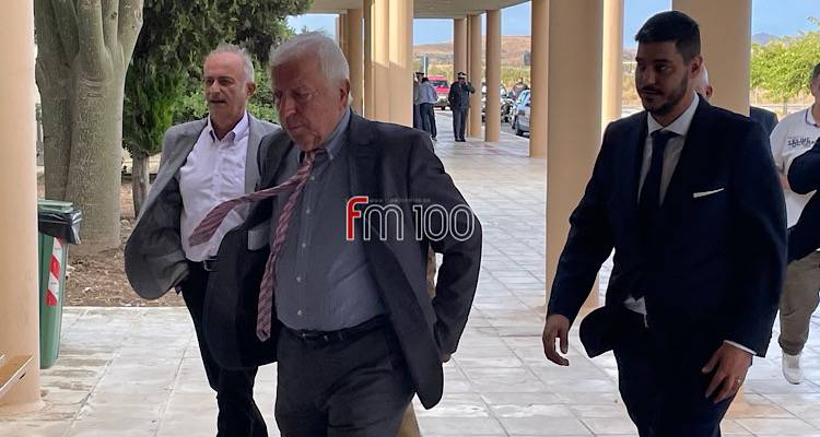 Ικανοποίηση Βλάττα για τους δύο κτηνιάτρους που έρχονται Λήμνο
