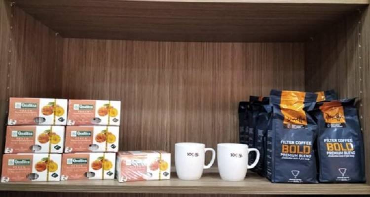 &Tau;&omicron; &Kappa;&omicron;&iota;&nu;&omega;&nu;&iota;&kappa;ό &Pi;&alpha;&nu;&tau;&omicron;&pi;&omega;&lambda;&epsilon;ί&omicron; &Delta;ή&mu;&omicron;&upsilon; &Lambda;ή&mu;&nu;&omicron;&upsilon; &epsilon;&upsilon;&chi;&alpha;&rho;&iota;&sigma;&tau;&epsilon;ί &tau;&eta;&nu; &epsilon;&tau;&alpha;&iota;&rho;&epsilon;ί&alpha; &laquo;KAFEATERRA&raquo;