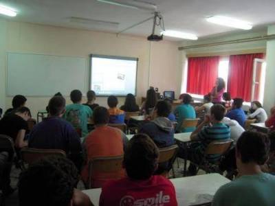 Τηλεδιάσκεψη με τη Δίωξη Ηλεκτρονικού Εγκλήματος πραγματοποίησαν οι μαθητές του Γυμνασίου Μύρινας
