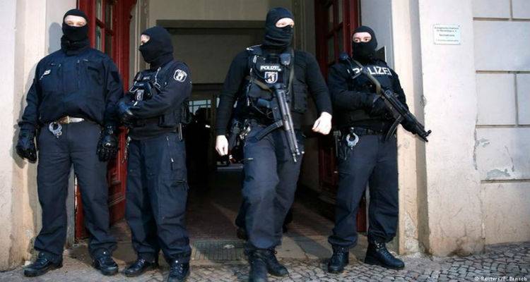 &Phi;&omicron;&beta;&omicron;ύ&nu;&tau;&alpha;&iota; &nu;έ&omicron; &mu;&pi;&alpha;&rho;ά&zeta;, &mu;&epsilon;&tau;ά &tau;&alpha; &omicron;&kappa;&tau;ώ &nu;έ&alpha; &laquo;&tau;&rho;&omicron;&mu;&omicron;-&delta;έ&mu;&alpha;&tau;&alpha;&raquo;, &alpha;&pi;ό &alpha;&sigma;ύ&lambda;&lambda;&eta;&pi;&tau;&omicron;&upsilon;&sigmaf; &laquo;&Pi;&upsilon;&rho;ή&nu;&epsilon;&sigmaf;&raquo;