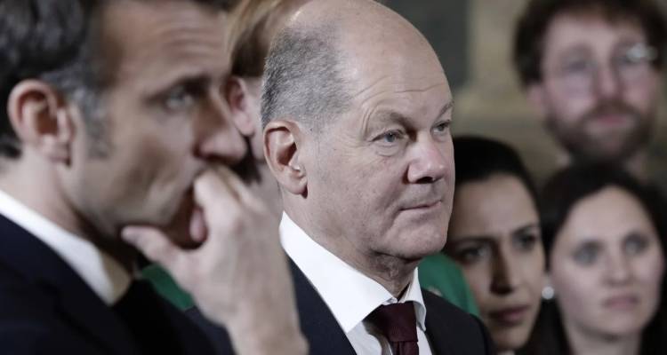 &Alpha;&pi;&omicron;&tau;&epsilon;&lambda;έ&sigma;&mu;&alpha;&tau;&alpha; &epsilon;&upsilon;&rho;&omega;&epsilon;&kappa;&lambda;&omicron;&gamma;ώ&nu;: &Pi;&alpha;&nu;&omega;&lambda;&epsilon;&theta;&rho;ί&alpha; &gamma;&iota;&alpha; &Mu;&alpha;&kappa;&rho;ό&nu;-&Sigma;&omicron;&lambda;&tau;&sigmaf;, &sigma;&upsilon;&nu;&epsilon;&tau;&rho;ί&beta;&eta;&sigma;&alpha;&nu; &tau;&alpha; &kappa;&upsilon;&beta;&epsilon;&rho;&nu;ώ&nu;&tau;&alpha; &kappa;ό&mu;&mu;&alpha;&tau;&alpha; &sigma;&epsilon; &Gamma;&epsilon;&rho;&mu;&alpha;&nu;ί&alpha; &kappa;&alpha;&iota; &Gamma;&alpha;&lambda;&lambda;ί&alpha;