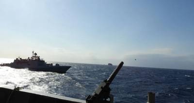 &Eta; &Tau;&omicron;&upsilon;&rho;&kappa;ί&alpha; &pi;&rho;&omicron;&kappa;&alpha;&lambda;&epsilon;ί &mu;&epsilon; NAVTEX &delta;&iota;ά&rho;&kappa;&epsilon;&iota;&alpha;&sigmaf; &delta;ύ&omicron; &epsilon;&tau;ώ&nu;: &Epsilon;&pi;&alpha;&nu;&alpha;&phi;έ&rho;&epsilon;&iota; &tau;&alpha; &pi;&epsilon;&rho;ί &laquo;&alpha;&pi;&omicron;&sigma;&tau;&rho;&alpha;&tau;&iota;&kappa;&omicron;&pi;&omicron;ί&eta;&sigma;&eta;&sigmaf;&raquo; &sigma;&tau;&omicron; &Alpha;&iota;&gamma;&alpha;ί&omicron;