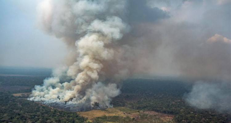 Φωτιές στον Αμαζόνιο: Οι G7 προσφέρουν 20 εκατ. δολάρια, αλλά ο Μπολσονάρου δεν τα θέλει