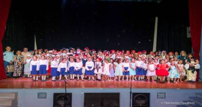 pano-apo-150-mikroi-xoreftes-kai-45-mikroi-kallitexnes-magepsan-to-koino-stin-ekdilosi-poulakia-ein-ki-as-kelaidoyn-tou-lte-limnou