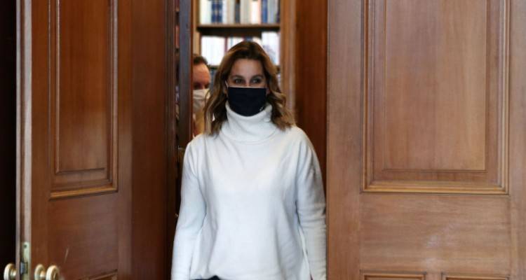 &Sigma;&omicron;&phi;ί&alpha; &Mu;&pi;&epsilon;&kappa;&alpha;&tau;ώ&rho;&omicron;&upsilon;: &Kappa;&alpha;&tau;&alpha;&theta;έ&tau;&epsilon;&iota; &sigma;&tau;&omicron;&nu; &epsilon;&iota;&sigma;&alpha;&gamma;&gamma;&epsilon;&lambda;έ&alpha; &gamma;&iota;&alpha; &tau;&eta;&nu; &upsilon;&pi;ό&theta;&epsilon;&sigma;&eta; &tau;&eta;&sigmaf; &sigma;&epsilon;&xi;&omicron;&upsilon;&alpha;&lambda;&iota;&kappa;ή&sigmaf; &kappa;&alpha;&kappa;&omicron;&pi;&omicron;ί&eta;&sigma;&eta;&sigmaf;