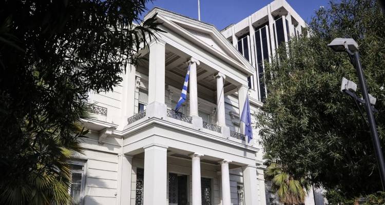 &Eta; &Alpha;&theta;ή&nu;&alpha; &kappa;&alpha;&tau;&alpha;&rho;&rho;ί&pi;&tau;&epsilon;&iota; &tau;&omicron;&upsilon;&sigmaf; &iota;&sigma;&chi;&upsilon;&rho;&iota;&sigma;&mu;&omicron;ύ&sigmaf; &tau;&eta;&sigmaf; &Lambda;&iota;&beta;ύ&eta;&sigmaf; &mu;&epsilon; &rho;&eta;&mu;&alpha;&tau;&iota;&kappa;ή &delta;&iota;&alpha;&kappa;&omicron;ί&nu;&omega;&sigma;&eta; &sigma;&tau;&omicron;&nu; &Omicron;&Eta;&Epsilon; -&Tau;&iota; &alpha;&nu;&alpha;&phi;έ&rho;&epsilon;&iota; &gamma;&iota;&alpha; &tau;&eta; &mu;έ&sigma;&eta; &gamma;&rho;&alpha;&mu;&mu;ή