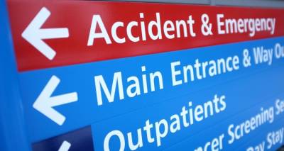 &Beta;&rho;&epsilon;&tau;&alpha;&nu;&iota;&kappa;ό &Epsilon;&Sigma;&Upsilon; : &Chi;&iota;&lambda;&iota;ά&delta;&epsilon;&sigmaf; &alpha;&sigma;&theta;&epsilon;&nu;&epsilon;ί&sigmaf; &pi;έ&theta;&alpha;&nu;&alpha;&nu; &lambda;ό&gamma;&omega; &mu;&alpha;&kappa;&rho;ά&sigmaf; &alpha;&nu;&alpha;&mu;&omicron;&nu;ή&sigmaf; &sigma;&tau;&alpha; &epsilon;&pi;&epsilon;ί&gamma;&omicron;&nu;&tau;&alpha;