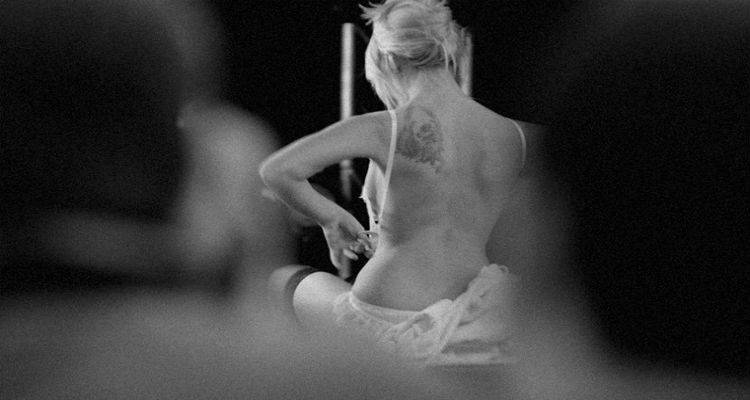 &Eta;&delta;&omicron;&nu;&omicron;&beta;&lambda;&epsilon;&psi;ί&alpha;&sigmaf; &sigma;&tau;&eta;&nu; &Epsilon;&upsilon;&rho;&omega;&pi;&alpha;ϊ&kappa;ή &Tau;&rho;ά&pi;&epsilon;&zeta;&alpha; &Epsilon;&pi;&epsilon;&nu;&delta;ύ&sigma;&epsilon;&omega;&nu; | &Epsilon;ί&chi;&epsilon; &tau;&omicron;&pi;&omicron;&theta;&epsilon;&tau;ή&sigma;&epsilon;&iota; &kappa;ά&mu;&epsilon;&rho;&epsilon;&sigmaf; &sigma;&tau;&alpha; &alpha;&pi;&omicron;&delta;&upsilon;&tau;ή&rho;&iota;&alpha; &tau;&omega;&nu; &gamma;&upsilon;&nu;&alpha;&iota;&kappa;ώ&nu;