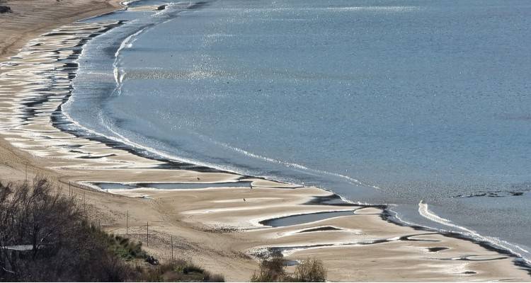 &Pi;&lambda;&alpha;&tau;ύ - &Lambda;ή&mu;&nu;&omicron;&sigmaf;: &Eta; &theta;ά&lambda;&alpha;&sigma;&sigma;&alpha; &upsilon;&pi;&omicron;&chi;ώ&rho;&eta;&sigma;&epsilon; &mu;έ&chi;&rho;&iota; &kappa;&alpha;&iota; 30 &mu;έ&tau;&rho;&alpha;