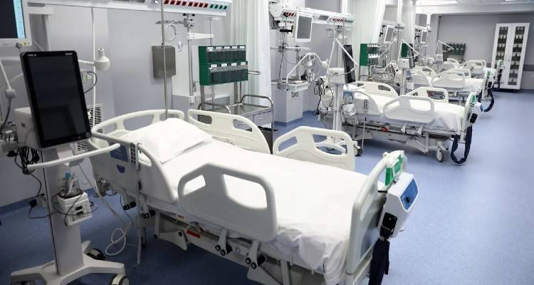 Σοκ από το αδιανόητο έγκλημα στον Ερυθρό | Ασθενής αποσωλήνωσε τον διπλανό του γιατί τον ενοχλούσε ο θόρυβος