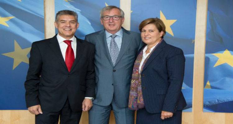 Συνάντηση με τον Ζαν Κλοντ Γιούνγκερ είχε η Χριστιάνα Καλογήρου