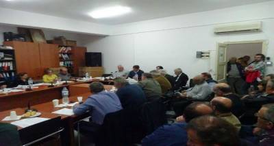 Ό&chi;&iota; &alpha;&pi;ό &tau;&omicron; &Delta;&eta;&mu;&omicron;&tau;&iota;&kappa;ό &Sigma;&upsilon;&mu;&beta;&omicron;ύ&lambda;&iota;&omicron; &sigma;&tau;&iota;&sigmaf; &beta;&omicron;&lambda;έ&sigmaf; &kappa;&alpha;&mu;&pi;ύ&lambda;&eta;&sigmaf; &tau;&rho;&omicron;&chi;&iota;ά&sigmaf; &sigma;&tau;&eta; &Lambda;ή&mu;&nu;&omicron; (mp3)