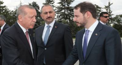&laquo;&Pi;ό&lambda;&epsilon;&mu;&omicron;&sigmaf;&raquo; &gamma;&iota;&alpha; &tau;&eta; &lambda;ί&rho;&alpha; - &Alpha;&nu;&eta;&sigma;&upsilon;&chi;&omicron;ύ&nu; &omicron;&iota; &alpha;&gamma;&omicron;&rho;έ&sigmaf;, &mu;&epsilon;&gamma;ά&lambda;&eta; &pi;&tau;ώ&sigma;&eta; &sigma;&tau;&omicron; &chi;&rho;&eta;&mu;&alpha;&tau;&iota;&sigma;&tau;ή&rho;&iota;&omicron; &tau;&omicron;&upsilon; &Tau;ό&kappa;&iota;&omicron;