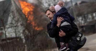 Πόλεμος στην Ουκρανία: “ Ο βάρβαρος Πούτιν σκορπίζει τον τρόμο”