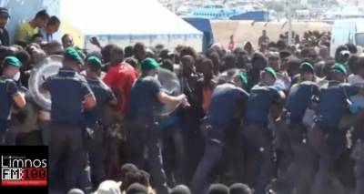 &Iota;&tau;&alpha;&lambda;ί&alpha;: &laquo;&Epsilon;ί&mu;&alpha;&sigma;&tau;&epsilon; &sigma;&epsilon; &pi;ό&lambda;&epsilon;&mu;&omicron;&raquo; | 7.000 &mu;&epsilon;&tau;&alpha;&nu;ά&sigma;&tau;&epsilon;&sigmaf; &sigma;&epsilon; 24 ώ&rho;&epsilon;&sigmaf; &sigma;&tau;&eta; &Lambda;&alpha;&mu;&pi;&epsilon;&nu;&tau;&omicron;ύ&zeta;&alpha;, &xi;&epsilon;&pi;έ&rho;&alpha;&sigma;&alpha;&nu; &tau;&omicron;&nu; &pi;&lambda;&eta;&theta;&upsilon;&sigma;&mu;ό &tau;&omicron;&upsilon; &nu;&eta;&sigma;&iota;&omicron;ύ