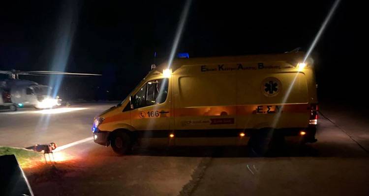 &Chi;&alpha;&nu;&iota;ά: &Tau;&rho;&alpha;&gamma;&omega;&delta;ί&alpha; &mu;&epsilon; &nu;&alpha;&upsilon;ά&gamma;&iota;&omicron; &beta;ά&rho;&kappa;&alpha;&sigmaf; &mu;&epsilon; &mu;&epsilon;&tau;&alpha;&nu;ά&sigma;&tau;&epsilon;&sigmaf; &nu;ό&tau;&iota;&alpha; &tau;&eta;&sigmaf; &Gamma;&alpha;ύ&delta;&omicron;&upsilon; | Έ&nu;&alpha;&sigmaf; &nu;&epsilon;&kappa;&rho;ό&sigmaf;, &alpha;&rho;&kappa;&epsilon;&tau;&omicron;ί &alpha;&gamma;&nu;&omicron;&omicron;ύ&mu;&epsilon;&nu;&omicron;&iota;
