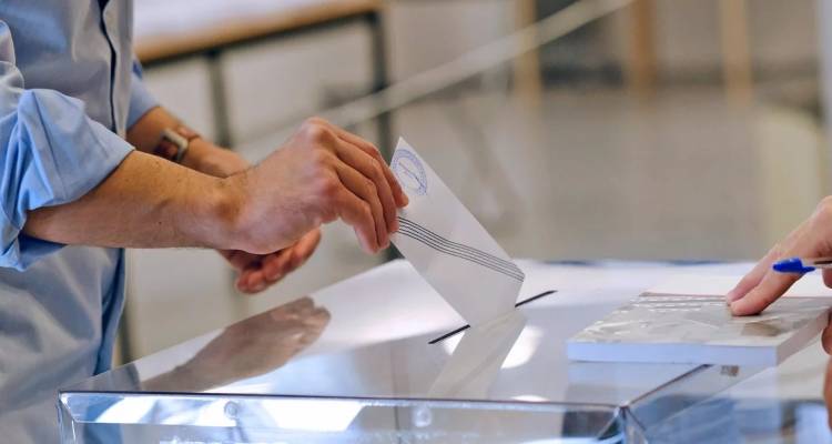 &Tau;ά&sigma;&epsilon;&iota;&sigmaf; MRB: &Sigma;&tau;o 29% &eta; &Nu;&Delta;, &sigma;&tau;&alpha;&theta;&epsilon;&rho;ά &pi;&rho;ώ&tau;&eta; -&Alpha;&kappa;&omicron;&lambda;&omicron;&upsilon;&theta;&epsilon;ί &eta; &Epsilon;&Lambda;&Alpha;&Sigma;, &tau;&rho;ί&tau;&omicron; &mu;&epsilon; &chi;&alpha;&mu;&eta;&lambda;ά &pi;&omicron;&sigma;&omicron;&sigma;&tau;ά &tau;&omicron; &Pi;&Alpha;&Sigma;&Omicron;&Kappa;