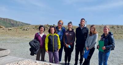 &Tau;&omicron; &Gamma;&Epsilon;&Lambda; &Mu;&omicron;ύ&delta;&rho;&omicron;&upsilon; &xi;&epsilon;&nu;&alpha;&gamma;&epsilon;ί&tau;&alpha;&iota;, &mu;&alpha;&theta;&alpha;ί&nu;&epsilon;&iota;, &alpha;&nu;&alpha;&delta;&epsilon;&iota;&kappa;&nu;ύ&epsilon;&iota;  &tau;&eta;&nu; &Pi;&omicron;&lambda;&iota;ό&chi;&nu;&eta; &Lambda;ή&mu;&nu;&omicron;&upsilon;