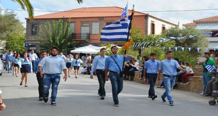 &Tau;&omicron; &Mu;&omicron;ύ&delta;&rho;&omicron; &gamma;&iota;ό&rho;&tau;&alpha;&sigma;&epsilon; &kappa;&alpha;&iota; &phi;έ&tau;&omicron;&sigmaf; &tau;&eta;&nu; &alpha;&pi;&epsilon;&lambda;&epsilon;&upsilon;&theta;έ&rho;&omega;&sigma;&eta; &tau;&eta;&sigmaf; &Lambda;ή&mu;&nu;&omicron;&upsilon; (photos)