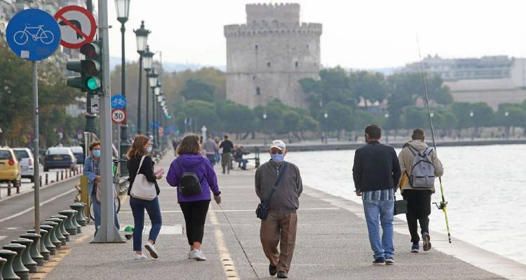 Σάλπισε «επίθεση» για το τέταρτο κύμα της πανδημίας - SMS στους ανεμβολίαστους αλλά και για την τρίτη δόση