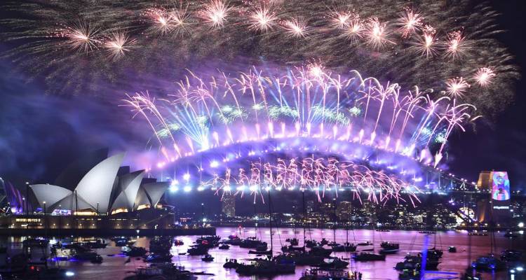 Happy New Year! &Omicron;&iota; &pi;&rho;ώ&tau;&epsilon;&sigmaf; &chi;ώ&rho;&epsilon;&sigmaf; &pi;&omicron;&upsilon; &upsilon;&pi;&omicron;&delta;έ&chi;&theta;&eta;&kappa;&alpha;&nu; &tau;&omicron; 2019