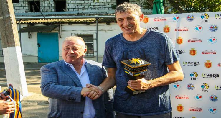 &Phi;&iota;&lambda;&iota;&kappa;ό&sigmaf; &alpha;&gamma;ώ&nu;&alpha;&sigmaf; &theta;&rho;&upsilon;&lambda;&iota;&kappa;ώ&nu; &omicron;&mu;ά&delta;&omega;&nu; &tau;&omicron;&upsilon; &mu;&pi;ά&sigma;&kappa;&epsilon;&tau; &sigma;&tau;&eta;&nu; &Omicron;&delta;&eta;&sigma;&sigma;ό (photos)