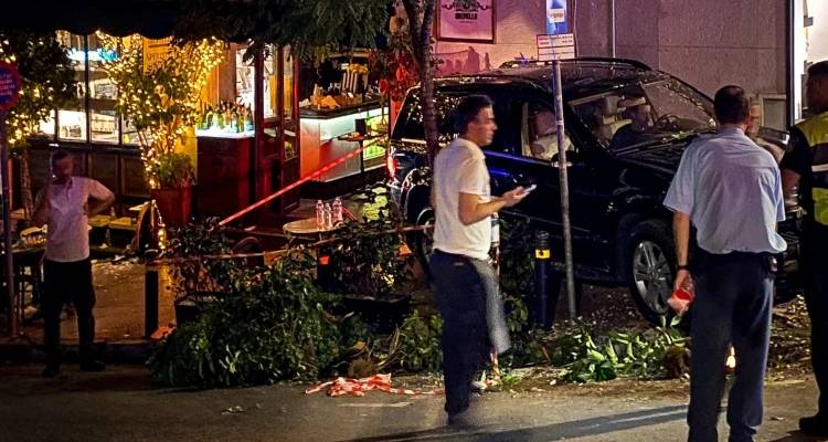 &Kappa;&omicron;&lambda;&omega;&nu;ά&kappa;&iota;: &Mu;&epsilon; &tau;&alpha; &chi;έ&rho;&iota;&alpha; &pi;&rho;&omicron;&sigma;&pi;ά&theta;&eta;&sigma;&epsilon; &omicron; &pi;&alpha;&rho;&kappa;&alpha;&delta;ό&rho;&omicron;&sigmaf; &nu;&alpha; &sigma;&tau;&alpha;&mu;&alpha;&tau;ή&sigma;&epsilon;&iota; &tau;&omicron; &tau;&zeta;&iota;&pi; -&Sigma;&tau;&eta; &Mu;&Epsilon;&Theta; 46&chi;&rho;&omicron;&nu;&omicron;&sigmaf; &mu;&epsilon;&tau;ά &tau;&eta;&nu; &pi;&alpha;&rho;ά&sigma;&upsilon;&rho;&sigma;&eta;