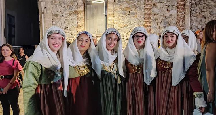 &Lambda;ή&mu;&nu;&omicron;&sigmaf;: &Sigma;&epsilon; &Gamma;&epsilon;&nu;&iota;&kappa;ή &Sigma;&upsilon;&nu;έ&lambda;&epsilon;&upsilon;&sigma;&eta; &kappa;&alpha;&lambda;&epsilon;ί &tau;&alpha; &mu;έ&lambda;&eta; &tau;&omicron;&upsilon; &tau;&omicron; &Lambda;&tau;&Epsilon;