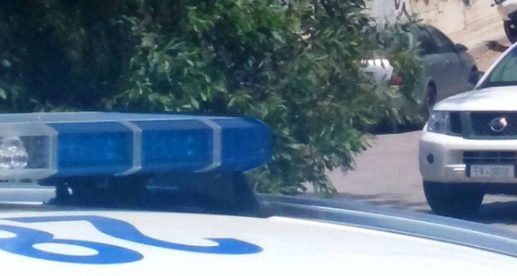 &Epsilon;&kappa;&beta;ί&alpha;&zeta;&alpha;&nu; &epsilon;&pi;&iota;&chi;&epsilon;&iota;&rho;&eta;&mu;&alpha;&tau;ί&alpha; &epsilon;&pi;ί &tau;&rho;ί&alpha; &chi;&rho;ό&nu;&iota;&alpha; &sigma;&tau;&eta; &Lambda;έ&sigma;&beta;&omicron;