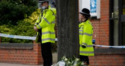 &Sigma;&omicron;&kappa; &sigma;&tau;&eta; &Beta;&rho;&epsilon;&tau;&alpha;&nu;ί&alpha;: 9&chi;&rho;&omicron;&nu;&eta; &mu;&alpha;&theta;ή&tau;&rho;&iota;&alpha; &delta;&omicron;&lambda;&omicron;&phi;&omicron;&nu;ή&theta;&eta;&kappa;&epsilon; &epsilon;&nu; &psi;&upsilon;&chi;&rho;ώ | &Sigma;&upsilon;&nu;&epsilon;&lambda;ή&phi;&theta;&eta; έ&nu;&alpha;&sigmaf; έ&phi;&eta;&beta;&omicron;&sigmaf;