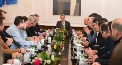 &Kappa;&upsilon;&rho;ώ&sigma;&epsilon;&iota;&sigmaf; &sigma;&tau;&alpha; &tau;&rho;&alpha;&kappa;&tau;έ&rho; &pi;&omicron;&upsilon; &pi;&alpha;&rho;&alpha;&mu;έ&nu;&omicron;&upsilon;&nu; &sigma;&tau;&iota;&sigmaf; &Epsilon;&theta;&nu;&iota;&kappa;έ&sigmaf; -&Tau;&alpha; &mu;&eta;&nu;ύ&mu;&alpha;&tau;&alpha; &Mu;&eta;&tau;&sigma;&omicron;&tau;ά&kappa;&eta; &sigma;&tau;&omicron;&upsilon;&sigmaf; &alpha;&gamma;&rho;ό&tau;&epsilon;&sigmaf; &pi;&omicron;&upsilon; &delta;&epsilon;&nu; &pi;&rho;&omicron;&sigma;ή&lambda;&theta;&alpha;&nu; &sigma;&epsilon; &delta;&iota;ά&lambda;&omicron;&gamma;&omicron;