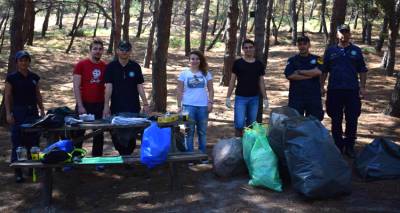 &Lambda;ή&mu;&nu;&omicron;&sigmaf;: &Phi;&omicron;&iota;&tau;&eta;&tau;έ&sigmaf; &kappa;&alpha;&iota; &Lambda;&iota;&mu;&epsilon;&nu;&alpha;&rho;&chi;&epsilon;ί&omicron; έ&nu;&omega;&sigma;&alpha;&nu; &tau;&iota;&sigmaf; &delta;&upsilon;&nu;ά&mu;&epsilon;&iota;&sigmaf; &tau;&omicron;&upsilon;&sigmaf; &kappa;&alpha;&iota; &kappa;&alpha;&theta;ά&rho;&iota;&sigma;&alpha;&nu; &tau;&omicron; ά&lambda;&sigma;&omicron;&sigmaf; &Alpha;&gamma;. &Nu;&iota;&kappa;&omicron;&lambda;ά&omicron;&upsilon; (photos)