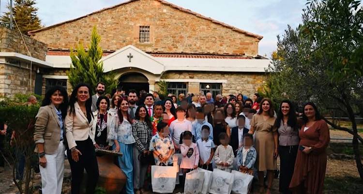 Ί&mu;&beta;&rho;&omicron;&sigmaf;: &Tau;&omicron; &pi;&rho;ώ&tau;&omicron; &kappa;&omicron;&upsilon;&delta;&omicron;ύ&nu;&iota; &sigma;&tau;&alpha; &epsilon;&lambda;&lambda;&eta;&nu;&iota;&kappa;ά &sigma;&chi;&omicron;&lambda;&epsilon;ί&alpha; &tau;&omicron;&upsilon; &nu;&eta;&sigma;&iota;&omicron;ύ