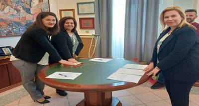 &Delta;ή&mu;&omicron;&sigmaf; &Lambda;ή&mu;&nu;&omicron;&upsilon;: &Omicron;&rho;&kappa;&omega;&mu;&omicron;&sigma;ί&alpha; &delta;ύ&omicron; &nu;έ&omega;&nu; &upsilon;&pi;&alpha;&lambda;&lambda;ή&lambda;&omega;&nu; &tau;&omicron;&upsilon; &laquo;&Beta;&omicron;ή&theta;&epsilon;&iota;&alpha; &sigma;&tau;&omicron; &Sigma;&pi;ί&tau;&iota;&raquo;
