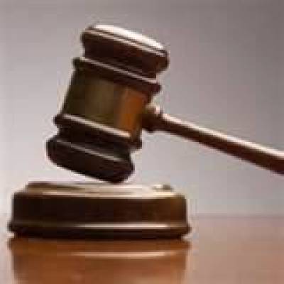 &Alpha;&theta;ώ&omicron;&iota; &omicron;&iota; &tau;&rho;&epsilon;&iota;&sigmaf; &epsilon;&rho;&gamma;&alpha;&zeta;ό&mu;&epsilon;&nu;&omicron;&iota; &gamma;&iota;&alpha; &tau;&omicron; &epsilon;&pi;&epsilon;&iota;&sigma;ό&delta;&iota;&omicron; &sigma;&epsilon; &beta;ά&rho;&omicron;&sigmaf; &tau;&omicron;&upsilon; &Gamma;&epsilon;&rho;&mu;&alpha;&nu;&omicron;ύ &pi;&rho;ό&xi;&epsilon;&nu;&omicron;&upsilon;