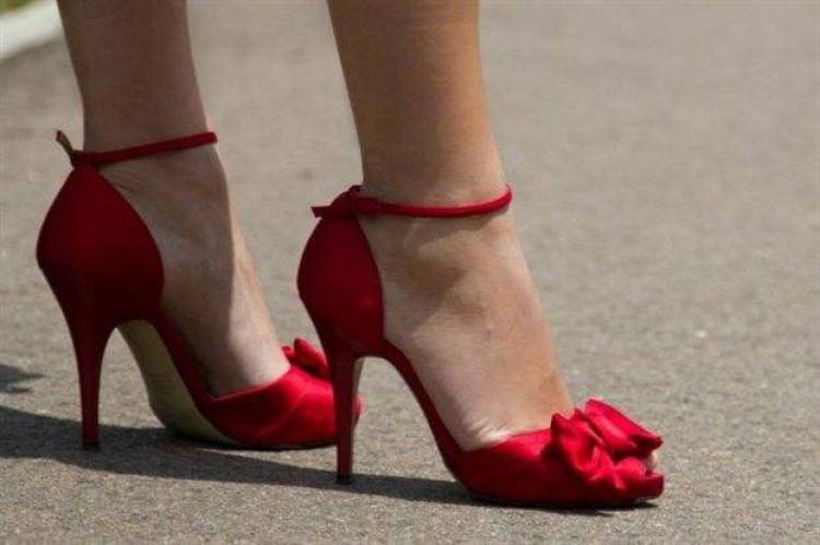 Τα ψηλά τακούνια χαρίζουν ελκυστικότητα