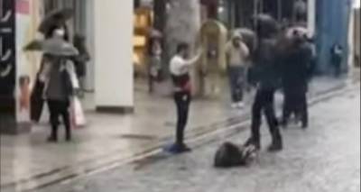 &Sigma;&omicron;&kappa; &alpha;&pi;ό &tau;&eta;&nu; &epsilon;&pi;ί&theta;&epsilon;&sigma;&eta; &mu;&epsilon; &mu;&alpha;&chi;&alpha;ί&rho;&iota; &sigma;&epsilon; 22&chi;&rho;&omicron;&nu;&eta; &sigma;&tau;&eta;&nu; &Epsilon;&rho;&mu;&omicron;ύ | &laquo;&Epsilon;ί&nu;&alpha;&iota; &pi;&rho;ά&kappa;&tau;&omicron;&rho;&alpha;&sigmaf; &tau;&omega;&nu; &Gamma;&epsilon;&rho;&mu;&alpha;&nu;ώ&nu;&raquo;, &epsilon;ί&pi;&epsilon; &omicron; &delta;&rho;ά&sigma;&tau;&eta;&sigmaf;