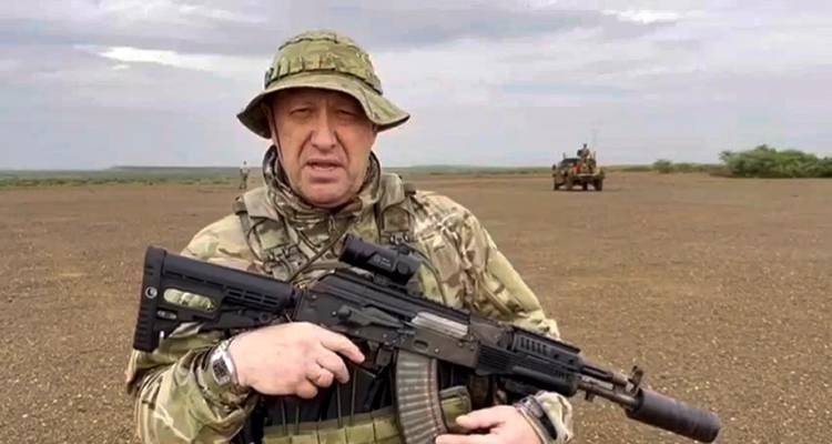 &Delta;έ&kappa;&alpha; &nu;&epsilon;&kappa;&rho;&omicron;ί &alpha;&pi;ό &sigma;&upsilon;&nu;&tau;&rho;&iota;&beta;ή &iota;&delta;&iota;&omega;&tau;&iota;&kappa;&omicron;ύ &alpha;&epsilon;&rho;&omicron;&sigma;&kappa;ά&phi;&omicron;&upsilon;&sigmaf; &sigma;&tau;&eta; &Mu;ό&sigma;&chi;&alpha; | &Alpha;&nu;&alpha;&phi;&omicron;&rho;έ&sigmaf; &pi;&omega;&sigmaf; &epsilon;&pi;έ&beta;&alpha;&iota;&nu;&epsilon; &kappa;&alpha;&iota; &omicron; &Pi;&rho;&iota;&gamma;&kappa;ό&zeta;&iota;&nu;