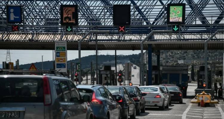 Πέτσας: Ανοιχτό το ενδεχόμενο για rapid test ή green pass και στις μετακινήσεις από νομό σε νομό