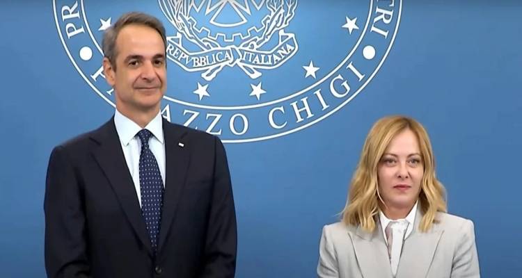 &Mu;&eta;&tau;&sigma;&omicron;&tau;ά&kappa;&eta;&sigmaf;-&Mu;&epsilon;&lambda;ό&nu;&iota;: &Sigma;&upsilon;&mu;&phi;&omega;&nu;ί&alpha; &gamma;&iota;&alpha; &epsilon;&pi;&epsilon;&nu;&delta;ύ&sigma;&epsilon;&iota;&sigmaf; 360 &epsilon;&kappa;&alpha;&tau;. &epsilon;&upsilon;&rho;ώ &alpha;&pi;ό &tau;&eta;&nu; &Iota;&tau;&alpha;&lambda;ί&alpha; &gamma;&iota;&alpha; &nu;έ&alpha; &tau;&rho;έ&nu;&alpha; &kappa;&alpha;&iota; &alpha;&mu;&alpha;&xi;&omicron;&sigma;&tau;ά&sigma;&iota;&alpha;