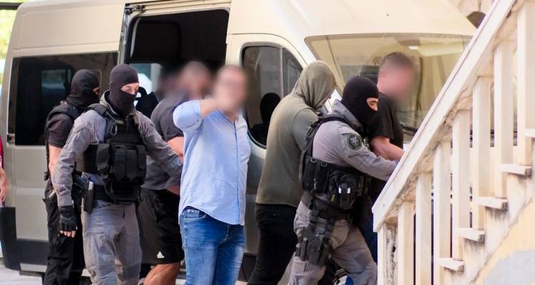 &Epsilon;&lambda;&epsilon;ύ&theta;&epsilon;&rho;&omicron;&iota; &mu;&epsilon;&tau;ά &tau;&iota;&sigmaf; &alpha;&pi;&omicron;&lambda;&omicron;&gamma;ί&epsilon;&sigmaf; &tau;&omicron;&upsilon;&sigmaf; &pi;έ&nu;&tau;&epsilon; &sigma;&upsilon;&lambda;&lambda;&eta;&phi;&theta;έ&nu;&tau;&epsilon;&sigmaf; &gamma;&iota;&alpha; &tau;&eta; &mu;&alpha;&phi;ί&alpha; &tau;&eta;&sigmaf; &Kappa;&rho;ή&tau;&eta;&sigmaf;