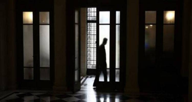 &laquo;&Sigma;&upsilon;&nu;&alpha;&gamma;&epsilon;&rho;&mu;ό&sigmaf;&raquo; &sigma;&tau;&eta;&nu; &kappa;&upsilon;&beta;έ&rho;&nu;&eta;&sigma;&eta; -&Theta;έ&lambda;&epsilon;&iota; &sigma;&upsilon;&mu;&phi;&omega;&nu;ί&alpha; &gamma;&iota;&alpha; &nu;&alpha; &alpha;&pi;&omicron;&phi;ύ&gamma;&epsilon;&iota; &tau;&alpha;&hellip; &beta;&rho;ά&chi;&iota;&alpha;