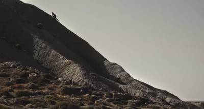 sto-loyvro-provalletai-i-mikroy-mikous-stratis