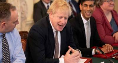 Βρετανία: Δεν αποκλείεται περαιτέρω μείωση της φορολογίας