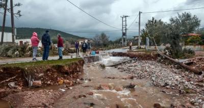&Mu;ά&nu;&delta;&rho;&alpha;: &Xi;&epsilon;&kappa;ί&nu;&eta;&sigma;&epsilon; &sigma;&tau;&omicron; &Tau;&rho;&iota;&mu;&epsilon;&lambda;έ&sigmaf; &Epsilon;&phi;&epsilon;&tau;&epsilon;ί&omicron; &Pi;&lambda;&eta;&mu;&mu;&epsilon;&lambda;&eta;&mu;ά&tau;&omega;&nu; &eta; &delta;ί&kappa;&eta; &gamma;&iota;&alpha; &tau;&eta; &phi;&omicron;&nu;&iota;&kappa;ή &pi;&lambda;&eta;&mu;&mu;ύ&rho;&alpha; | &laquo;Ή&tau;&alpha;&nu; &xi;&alpha;&phi;&nu;&iota;&kappa;ή &kappa;&alpha;&iota; &alpha;&pi;&rho;ό&beta;&lambda;&epsilon;&pi;&tau;&eta;&raquo;