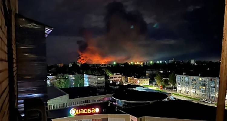 &Omicron;&upsilon;&kappa;&rho;&alpha;&nu;ί&alpha;: &Delta;ύ&omicron; &nu;&epsilon;&kappa;&rho;&omicron;ί &alpha;&pi;ό &tau;&omicron; &mu;&pi;&alpha;&rho;ά&zeta; &rho;&omega;&sigma;&iota;&kappa;ώ&nu; &beta;&omicron;&mu;&beta;&alpha;&rho;&delta;&iota;&sigma;&mu;ώ&nu; &sigma;&tau;&omicron; &Kappa;ί&epsilon;&beta;&omicron; -&laquo;&Epsilon;ί&nu;&alpha;&iota; &eta; &mu;&epsilon;&gamma;&alpha;&lambda;ύ&tau;&epsilon;&rho;&eta; &epsilon;&pi;ί&theta;&epsilon;&sigma;&eta; &alpha;&pi;ό &tau;&eta;&nu; ά&nu;&omicron;&iota;&xi;&eta;&raquo;