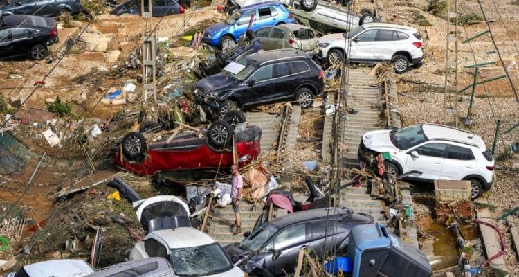 &Delta;&epsilon;&nu; έ&chi;&epsilon;&iota; &tau;έ&lambda;&omicron;&sigmaf; &eta; &tau;&rho;&alpha;&gamma;&omega;&delta;ί&alpha; &sigma;&tau;&eta;&nu; &Iota;&sigma;&pi;&alpha;&nu;ί&alpha;: &Pi;ά&nu;&omega; &alpha;&pi;ό 158 &nu;&epsilon;&kappa;&rho;&omicron;ί, &psi;ά&chi;&nu;&omicron;&upsilon;&nu; &sigma;&tau;&alpha; &sigma;&upsilon;&nu;&tau;&rho;ί&mu;&mu;&iota;&alpha; &gamma;&iota;&alpha; &tau;&omicron;&upsilon;&sigmaf; &alpha;&gamma;&nu;&omicron;&omicron;ύ&mu;&epsilon;&nu;&omicron;&upsilon;&sigmaf;